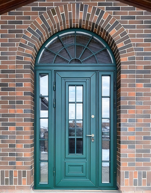 Арочная дверь с остеклением