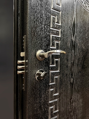 Цилиндровый замок и ручка