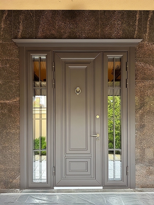 Дверь для парадного входа