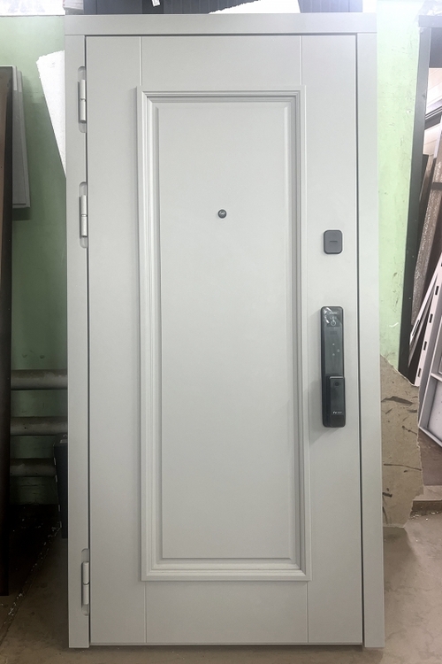 Дверь с электронным замком