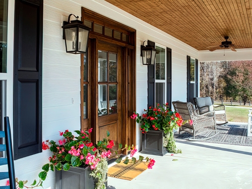 Дверь с верхней вставкой