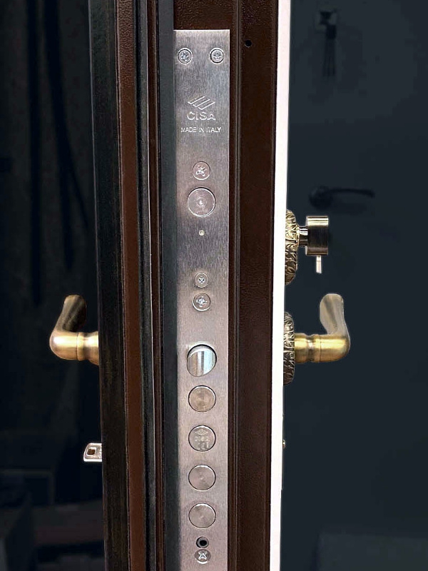 Двухсистемный замок CISA Двухсистемный замок CISA