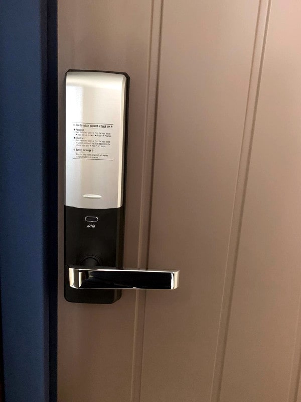 Электронный замок изнутри Электронный замок изнутри