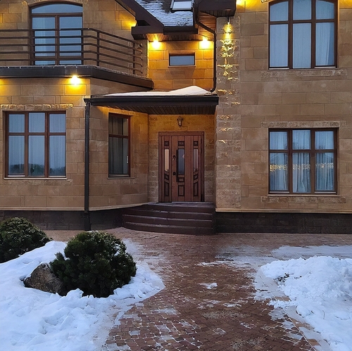 Коттеджная остекленная дверь