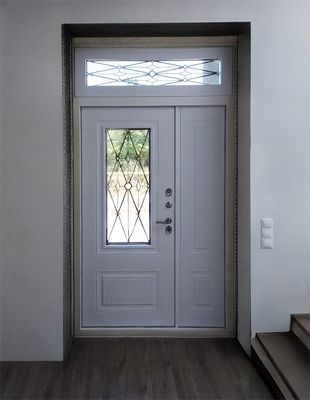 Полуторная дверь с фрамугой