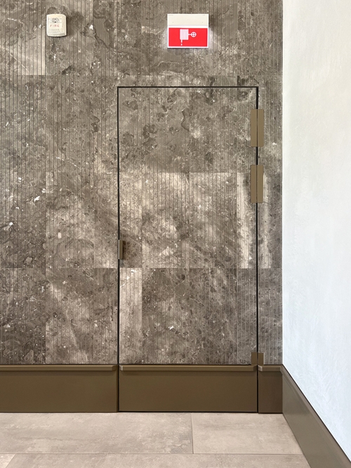 С отделкой под керамогранит