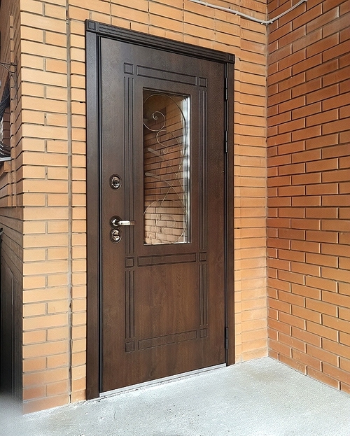 Уличная дверь с ковкой