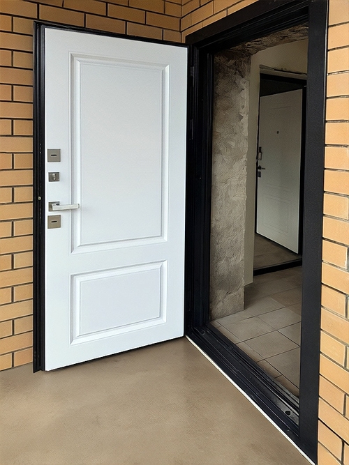 Уличная термодверь в дом