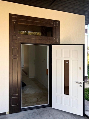 Установленная дверь Установленная дверь