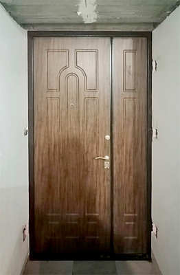 Внутренняя сторона подъездной двери (г. Истра)